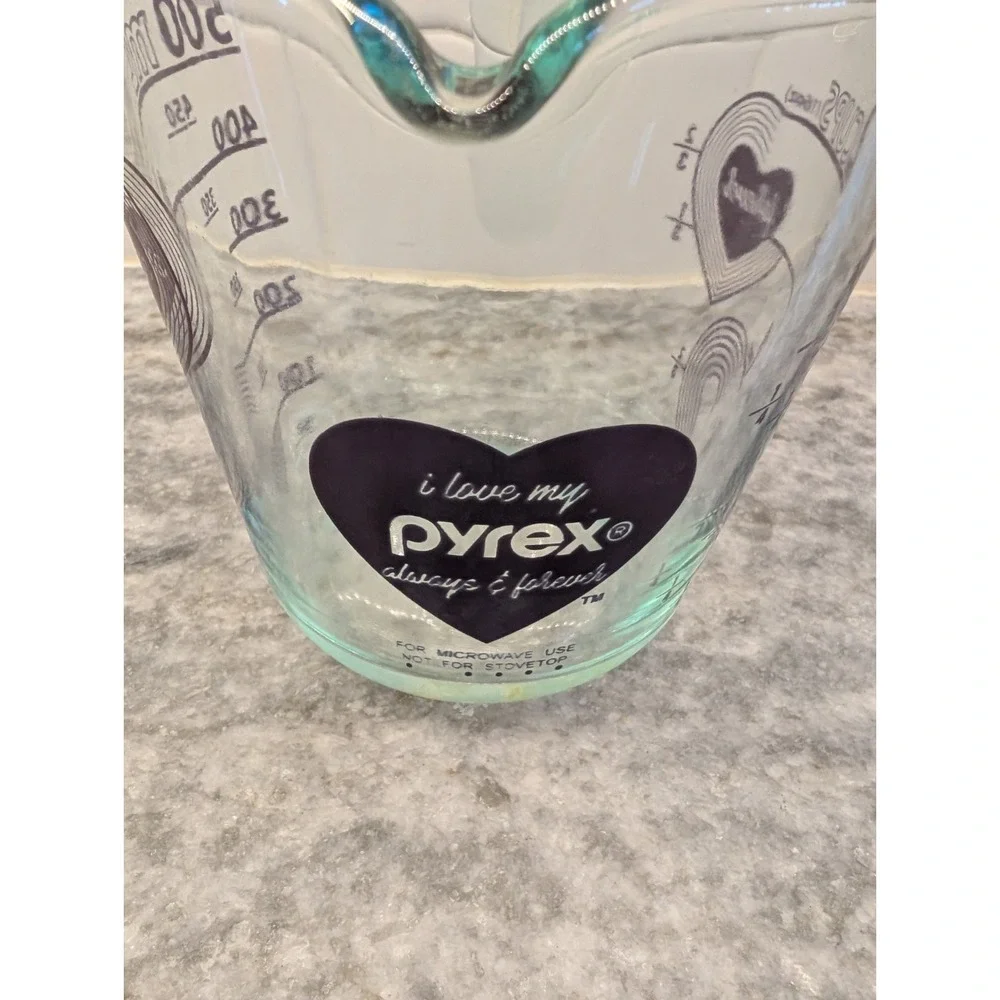Pyrex Purple Hearts 2-Cup Measuring Cup – 